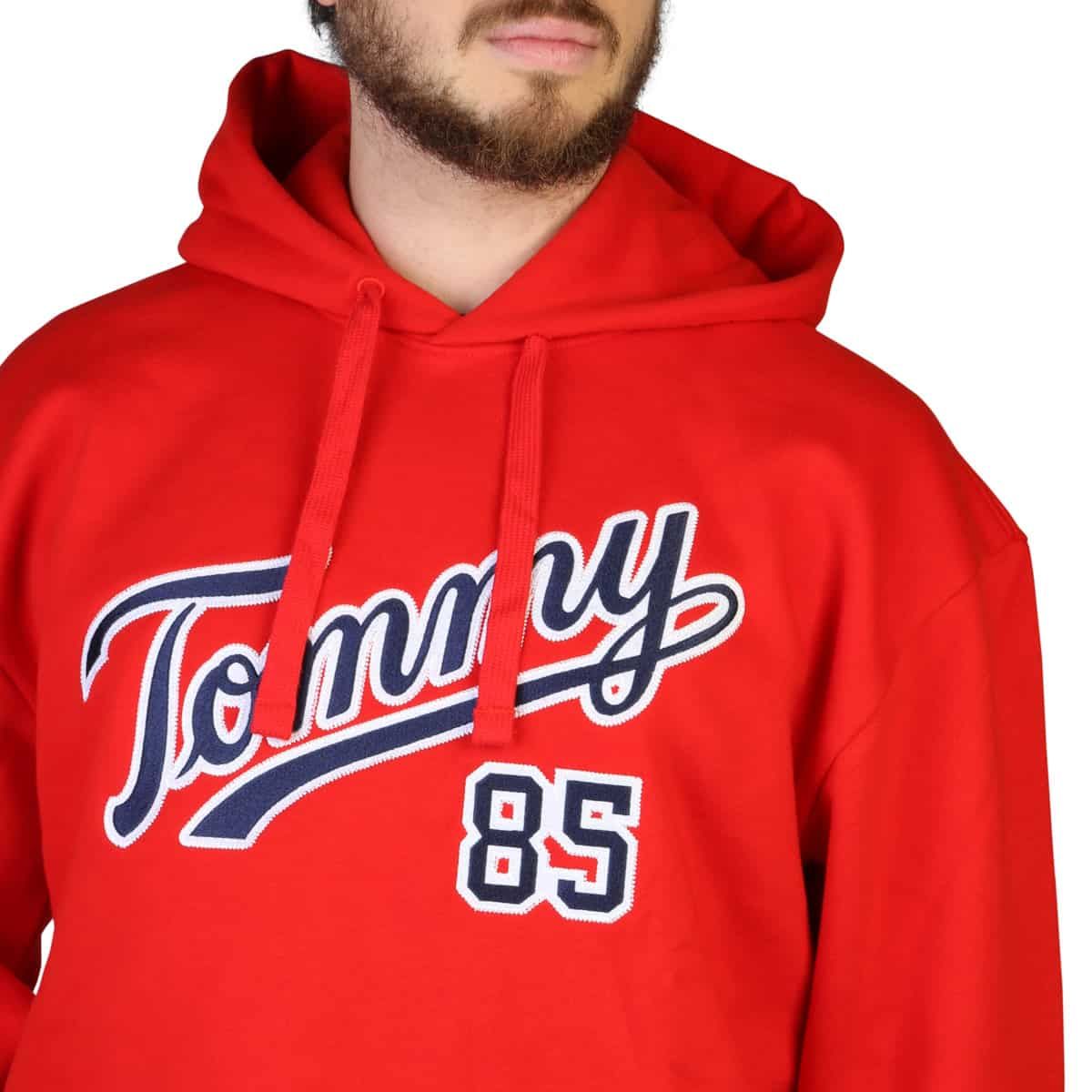 Tommy Hilfiger DM0DM15711 Cуитчър за Мъже Червен Tommy Hilfiger DM0DM15711 Cуитчър за Мъже Червен